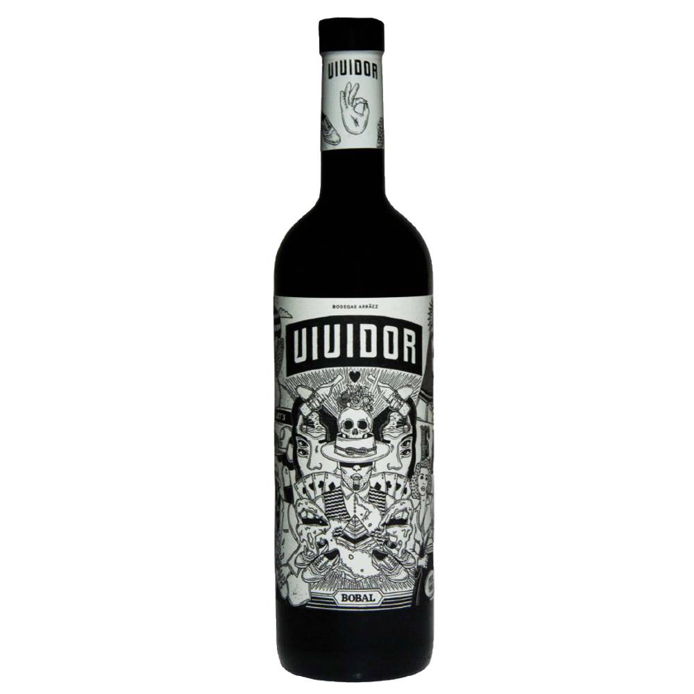 4524_0001 Rotwein Vividor Bobal Utiel Requena Arraez, dunkle Flasche mit schwarzem Etikett im Comic-Stil mit Totenkopf und grafischen Elementen, Naturkorkverschluss