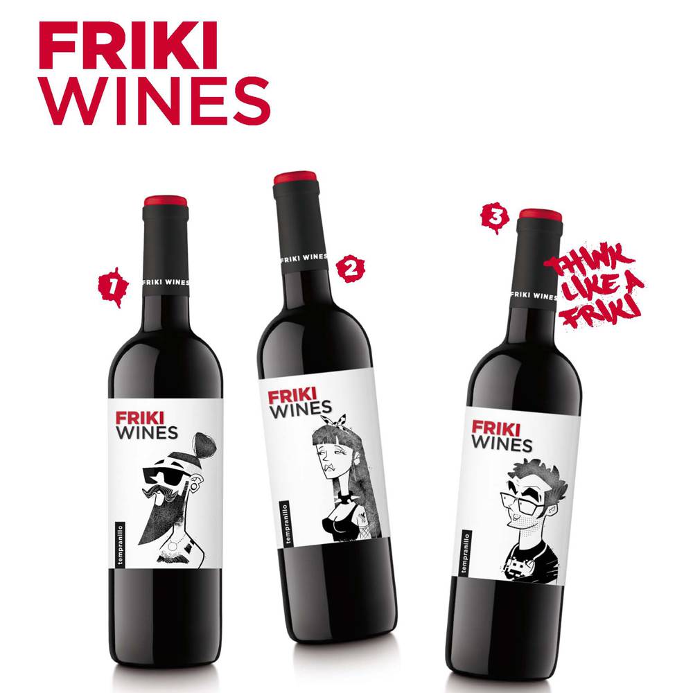 452016_0001 Rotwein Freaky Wines Tempranillo, drei dunkle Flaschen mit rotem Schraubverschluss, weißen Etiketten und schwarz-weißen Comicfiguren