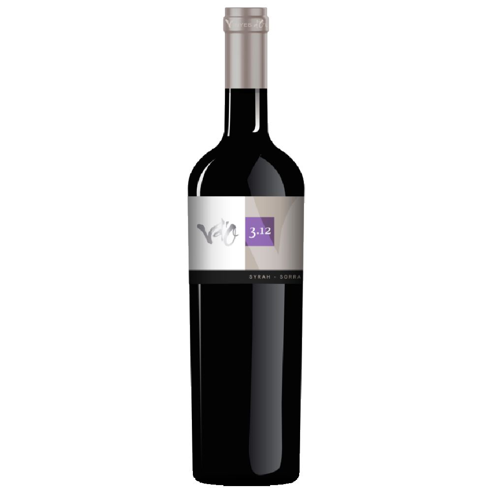 442312_0001 Rotwein Syrah VdO 3.12 Olivardots Emporda, Flasche mit silbernem Etikett, lilafarbener Zahl und silberner Kapsel