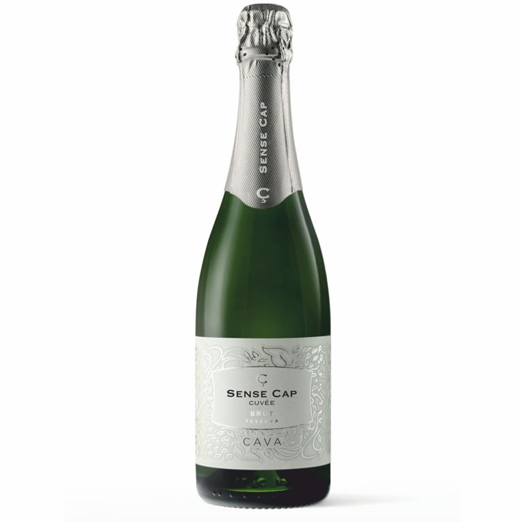 4641_CAPCANES_SENSE_CAP_0001 Cava Sense Cap Cuvee Brut vom Weingut Capçanes, grüne Schaumweinflasche mit silbernem Etikett und silberner Folie am Korkverschluss