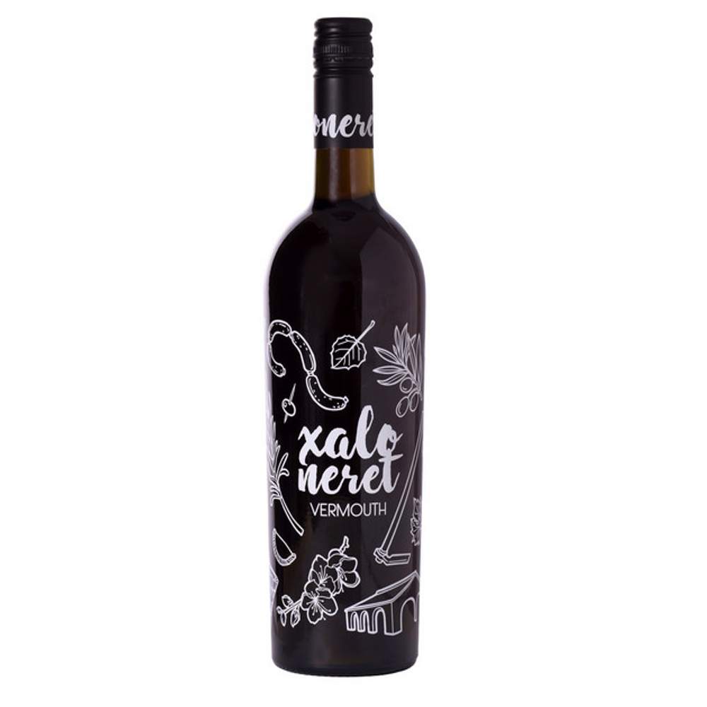 3909_0001 Vermouth Xaló Neret in dunkler Flasche mit weißen, verspielten Illustrationen und Schriftzug